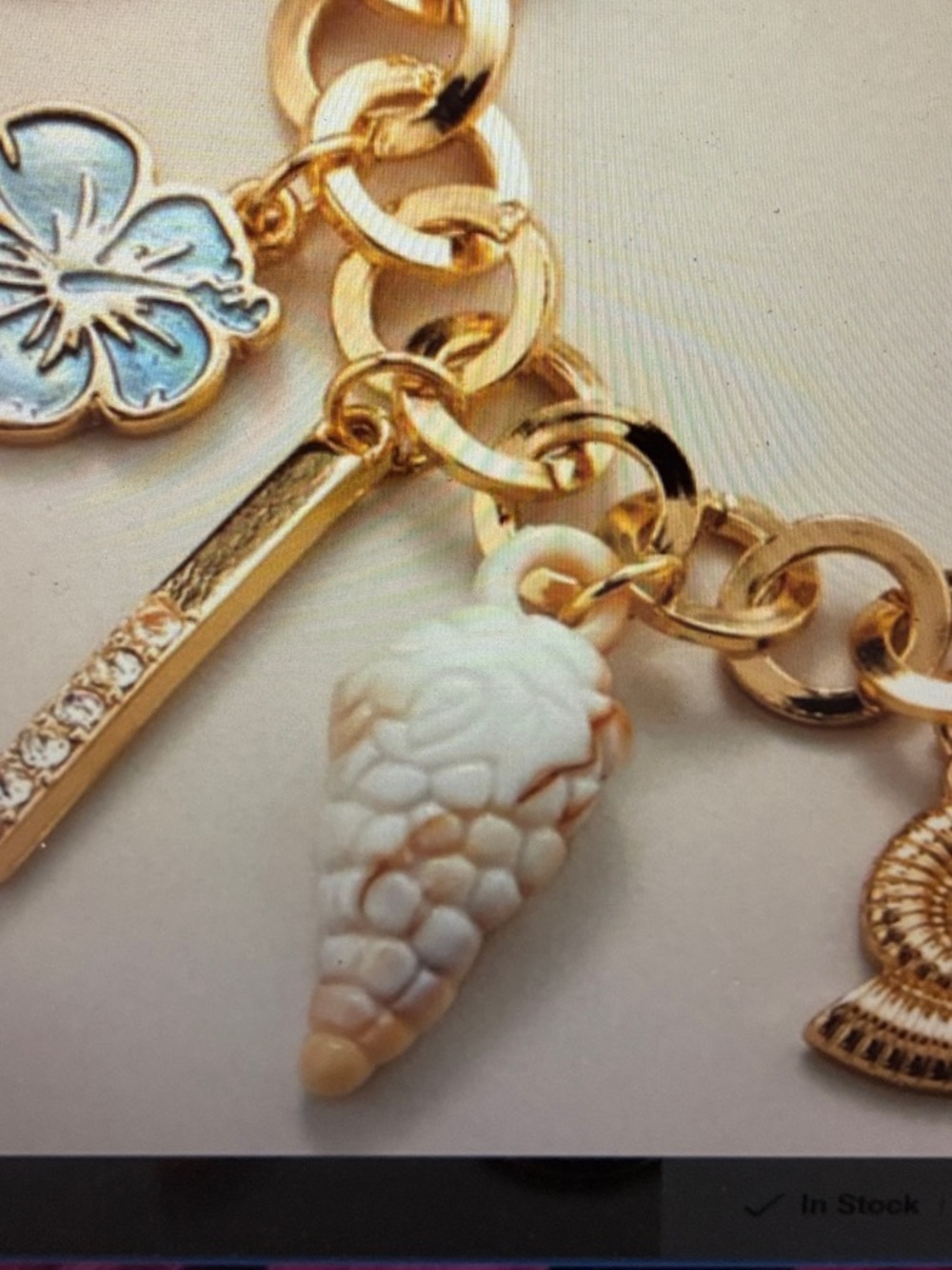 Avon. Charm Medley link bracelet - Picture 2 of 5
